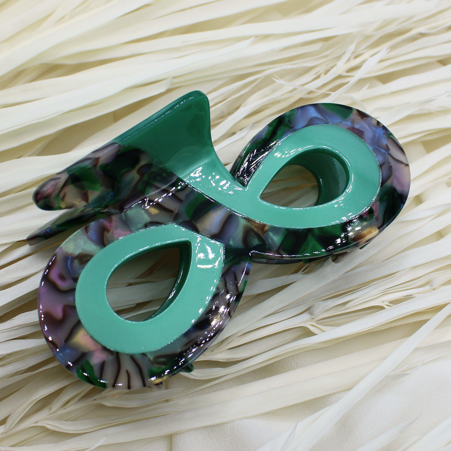 Aki Infinity Cellulose Acetate Hair Claw Clips