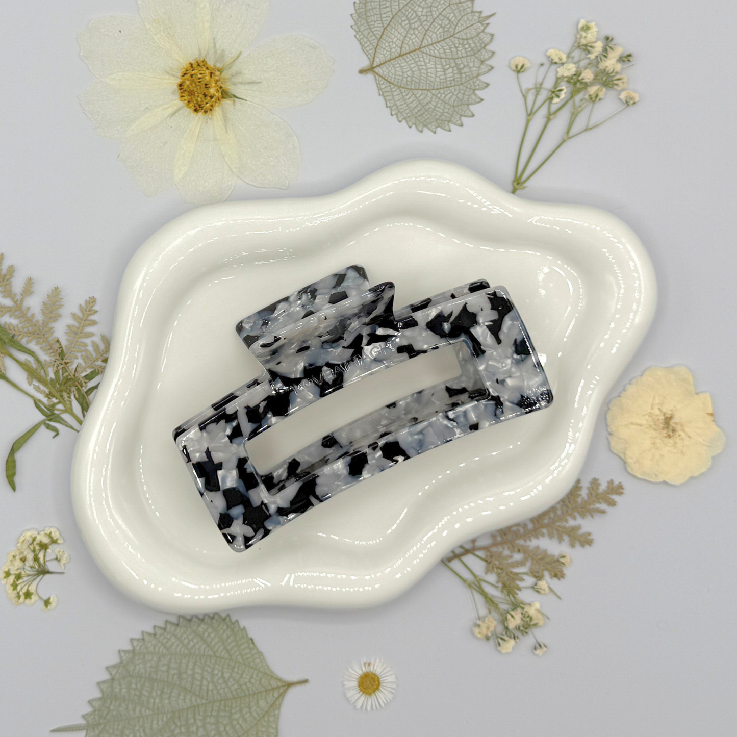 Aven Cellulose Acetate Hair Claw Clips