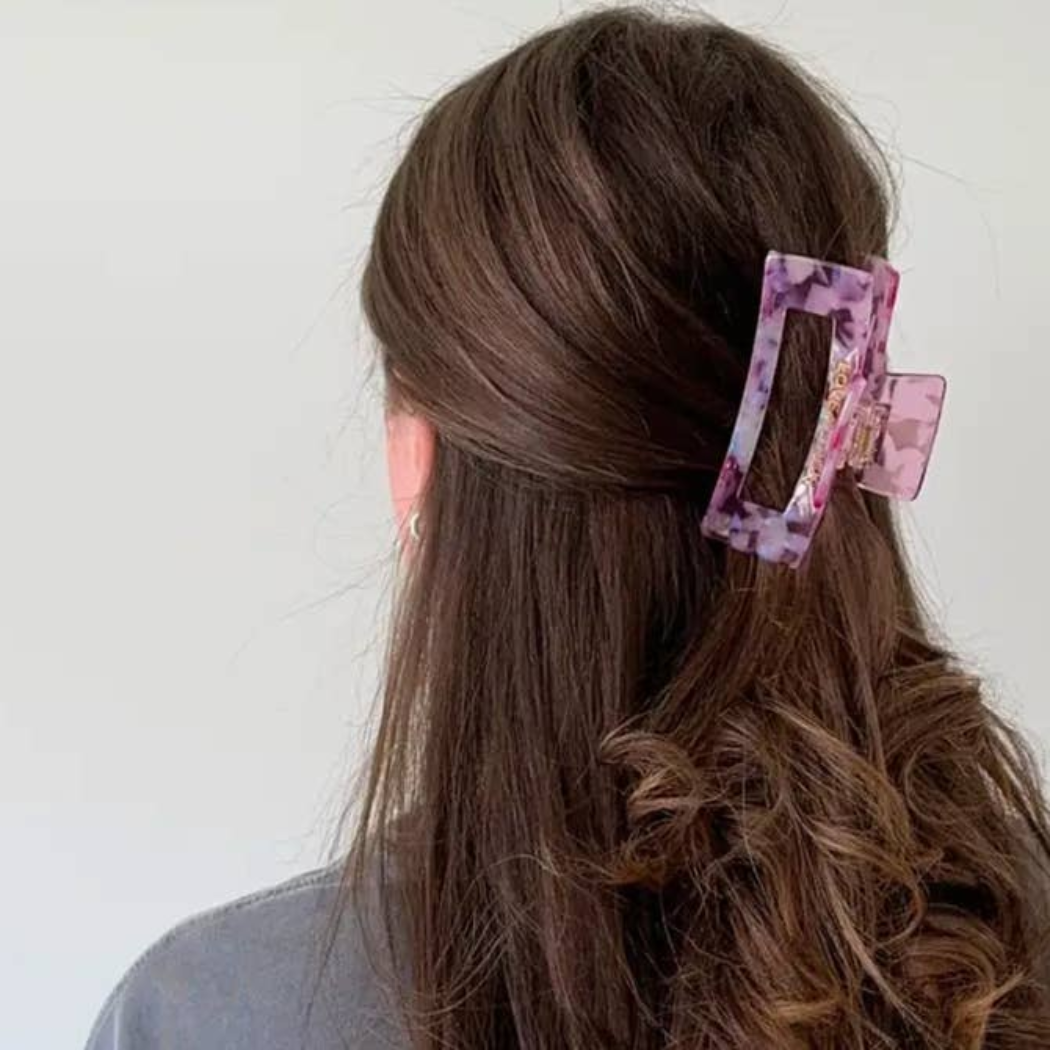 Aven Shimmer Cellulose Acetate Hair Claw Clip in gold-flecked design – eco-friendly, durable, and stylish hair accessory for medium to long hair.