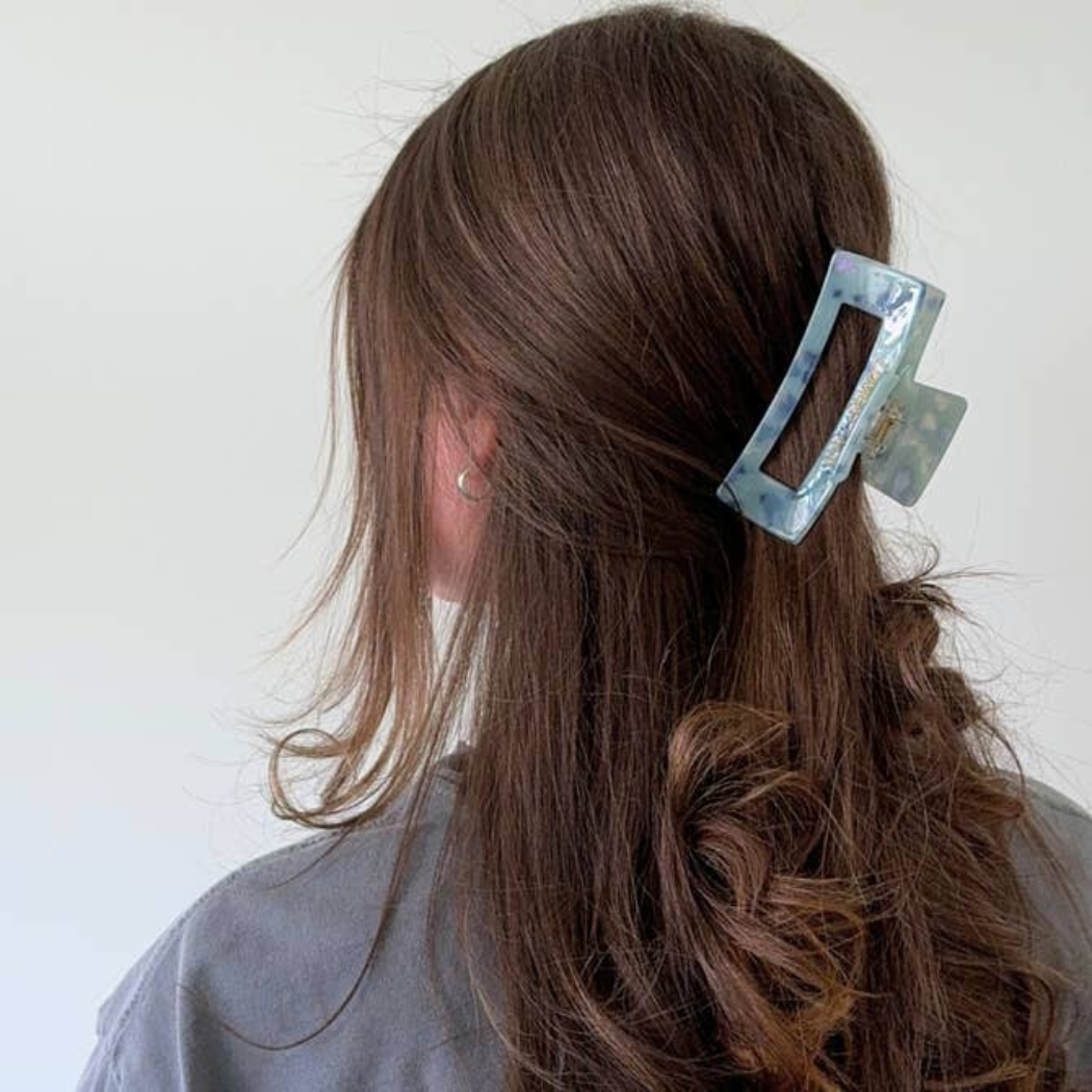 Aven Shimmer Cellulose Acetate Hair Claw Clip in gold-flecked design – eco-friendly, durable, and stylish hair accessory for medium to long hair.