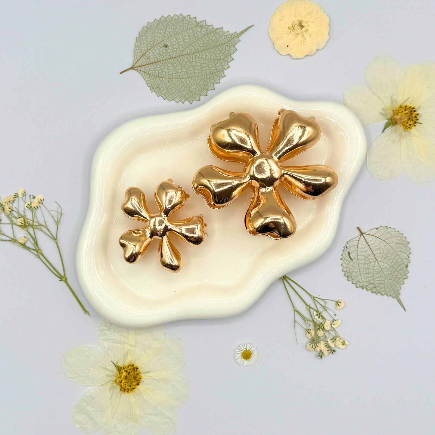 Nali Flower Metal Hair Claw Clips