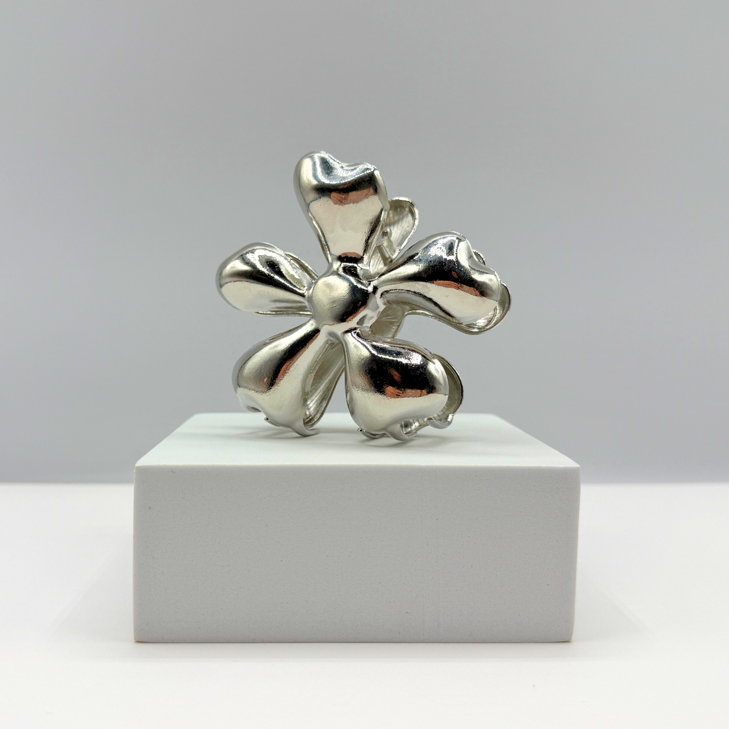 Nali Flower Metal Hair Claw Clips