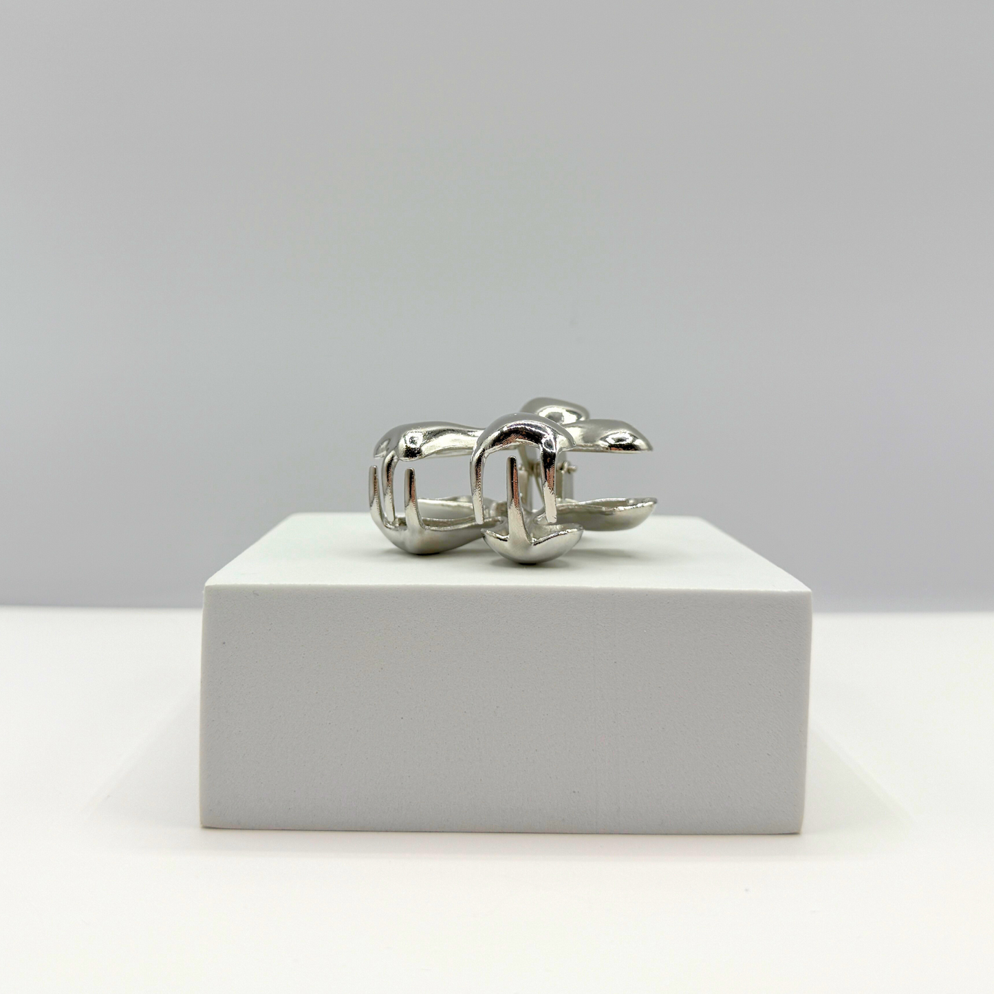 Nali Flower Metal Hair Claw Clips