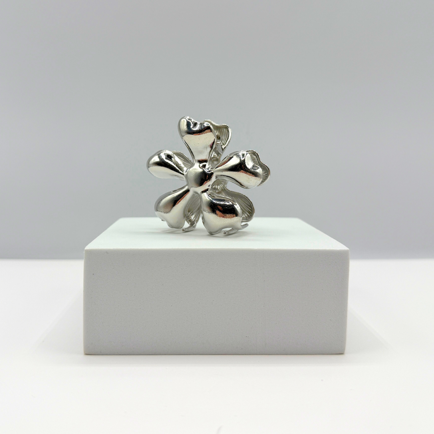 Nali Flower Metal Hair Claw Clips