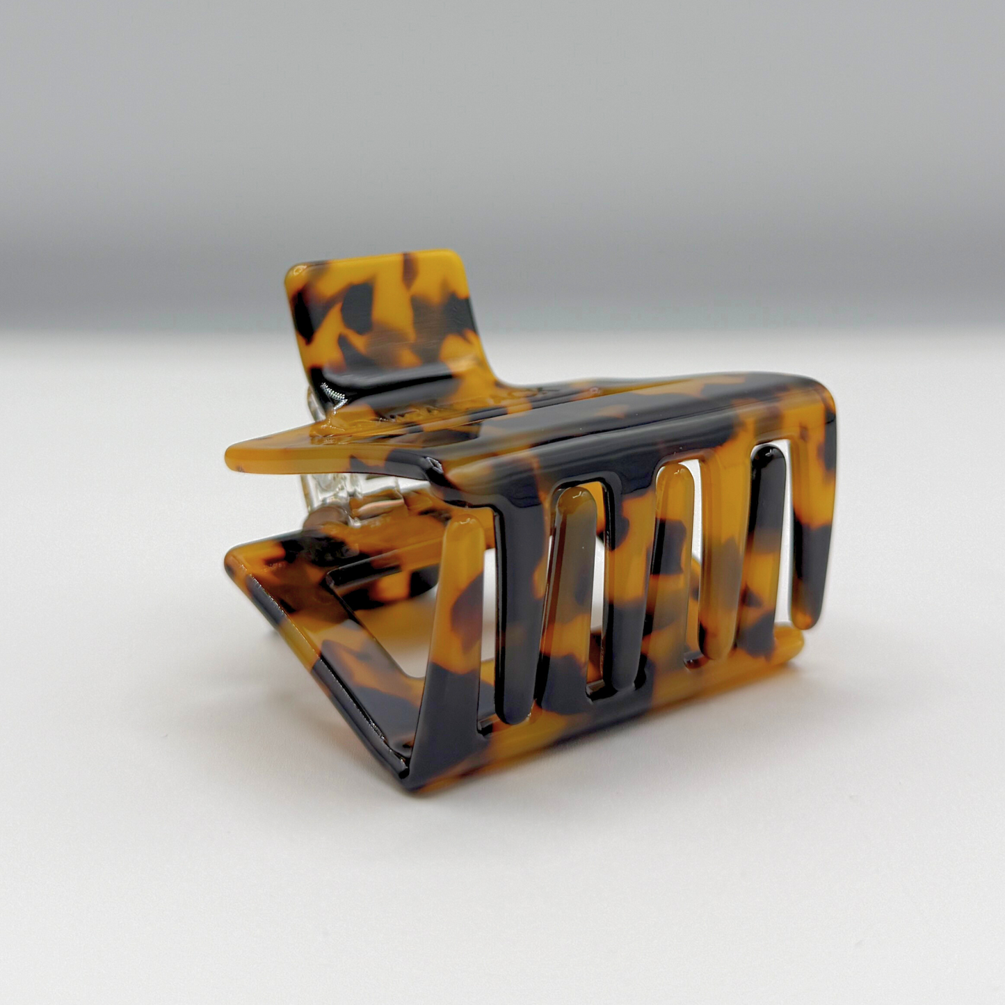 Raya Cellulose Acetate Hair Claw Clips