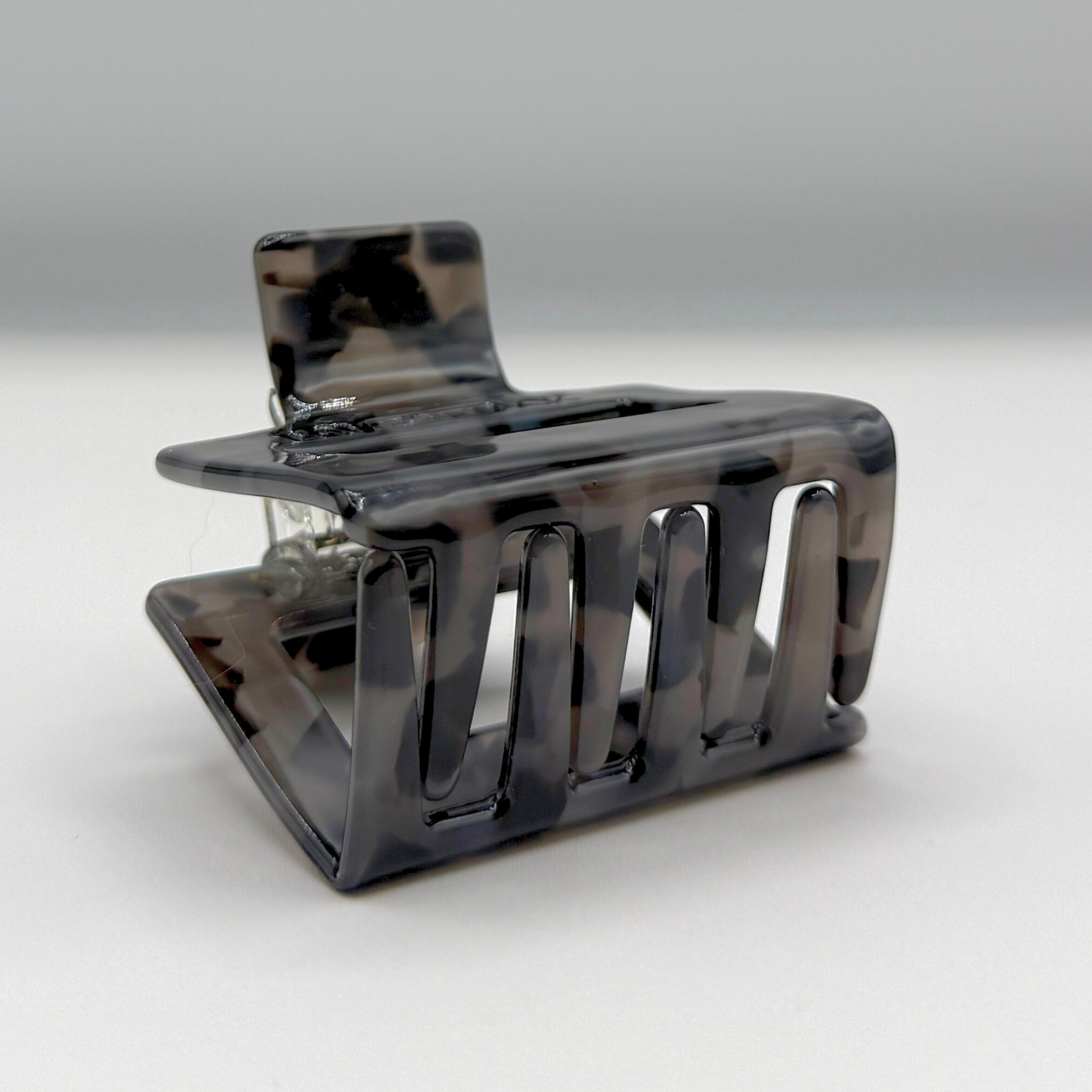 Raya Cellulose Acetate Hair Claw Clips