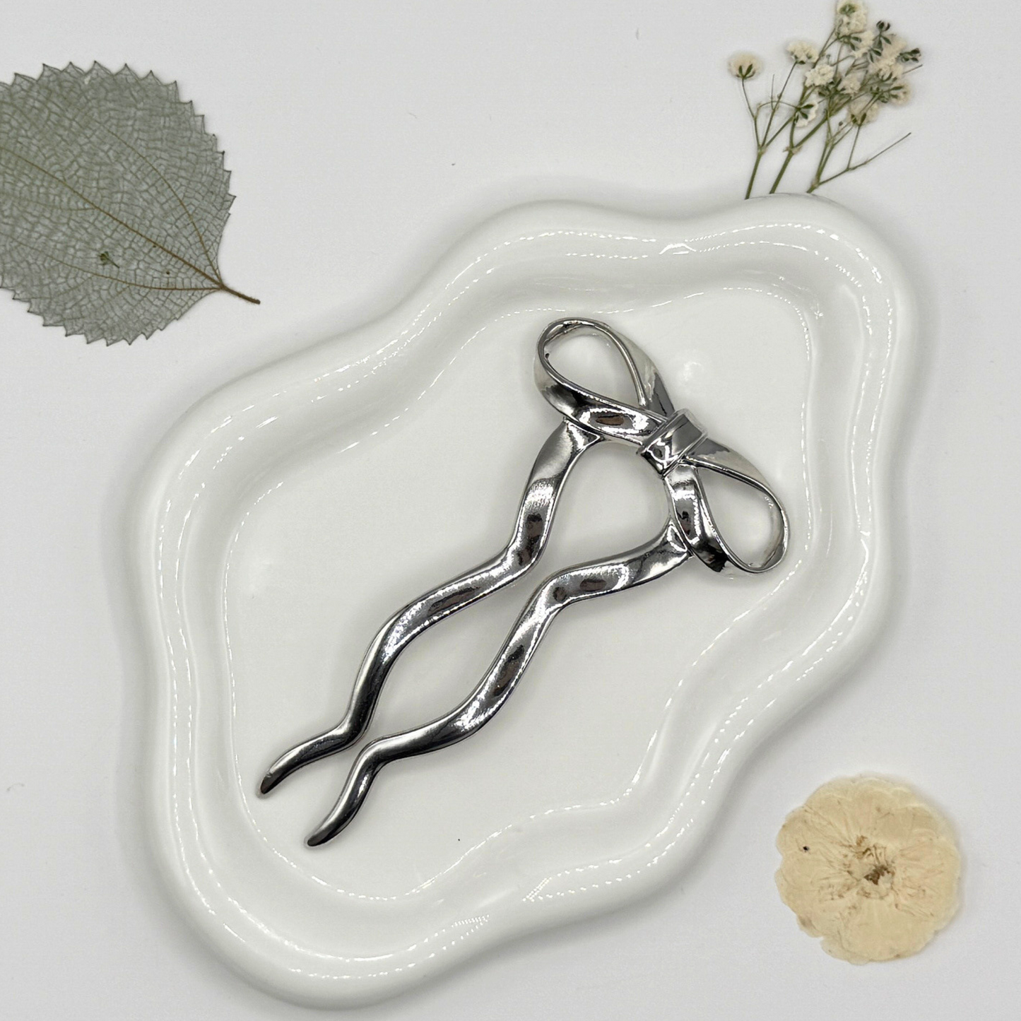 Wavy Bow Metal French Hair Pins