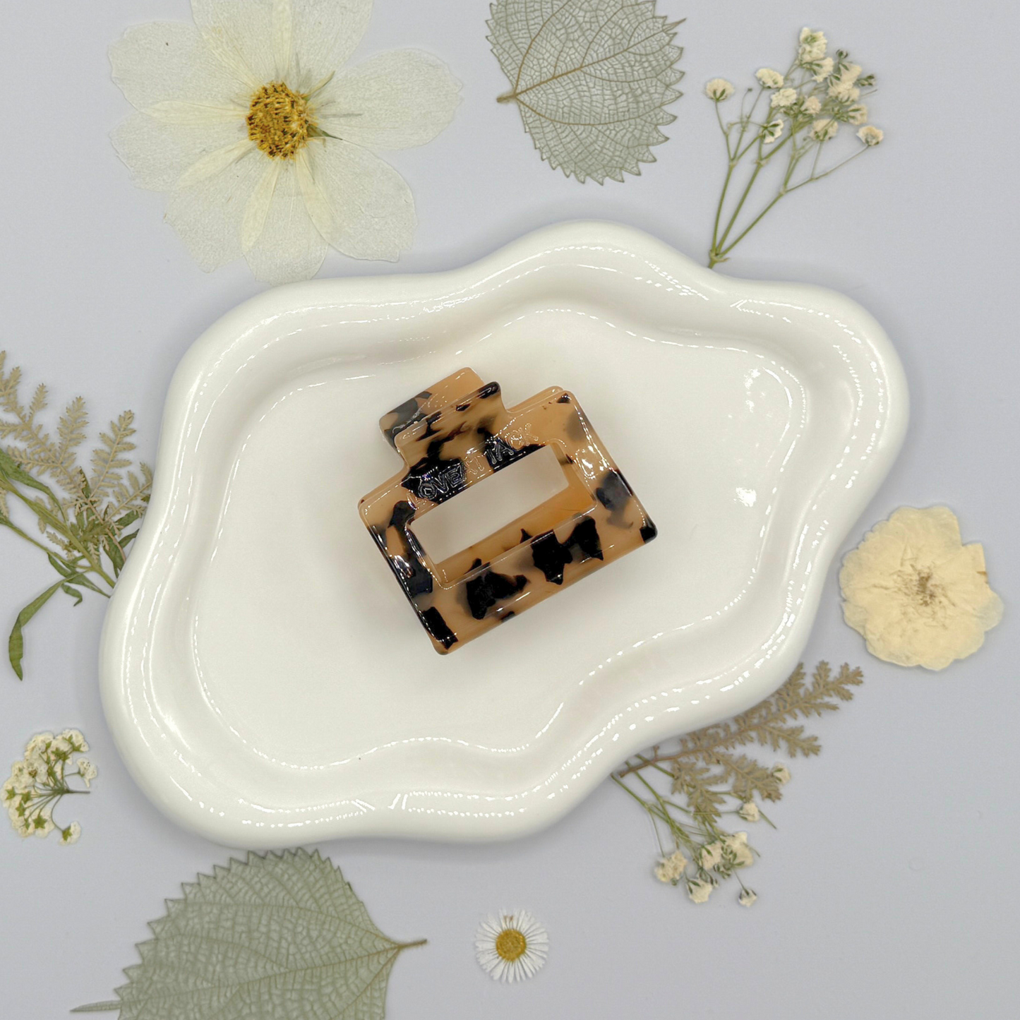 Raya Cellulose Acetate Hair Claw Clips